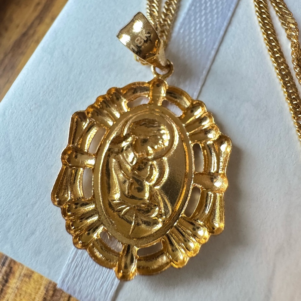 18k SAUDI GOLD  MOTHER & CHILD PENDANT NECKLACE   18” 3.7 Grams - Picture 4 of 9